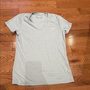 Under Armour Women's Light Gray V-Neck Tee